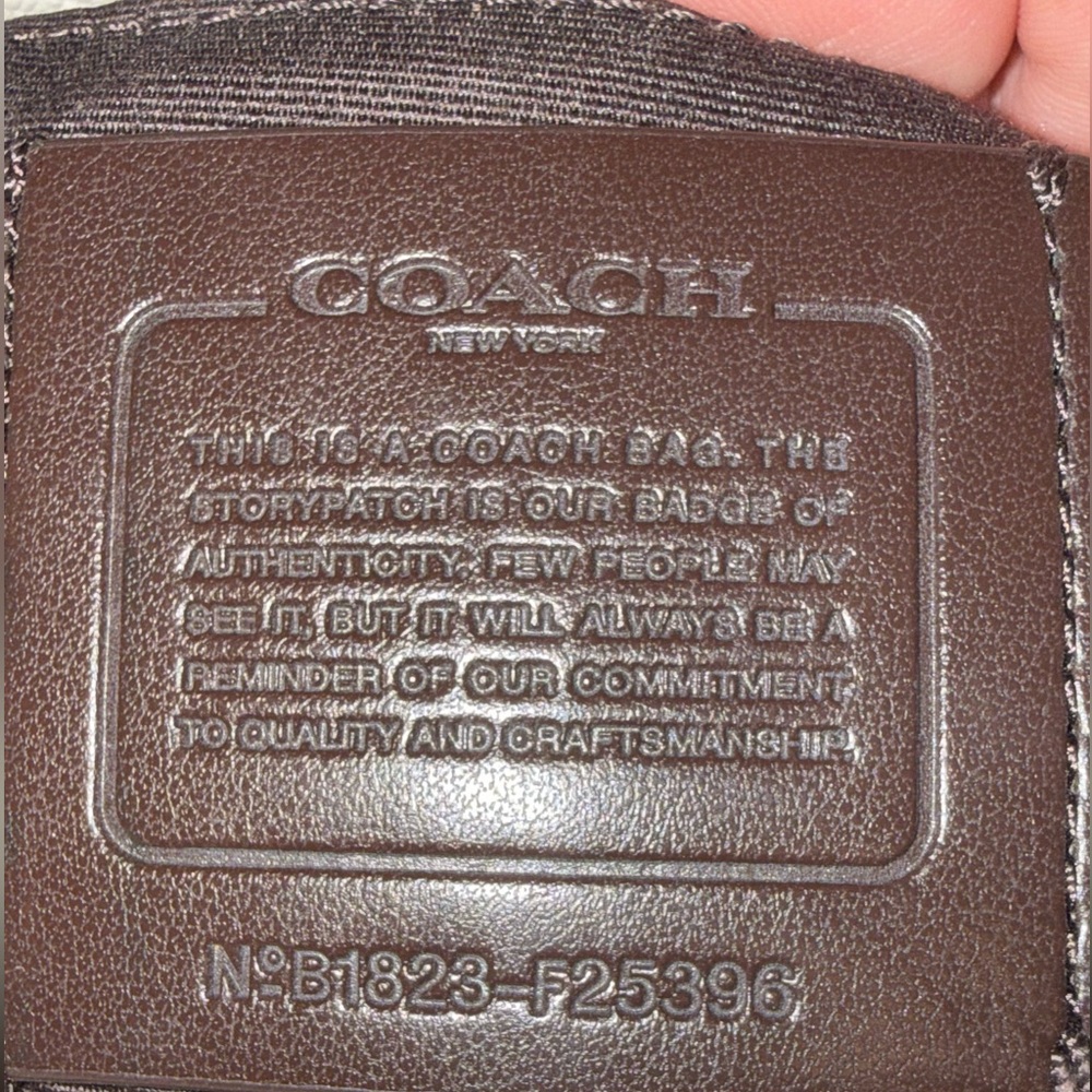 Coach Brooke Carryall - Like New - Picture 14 of 15